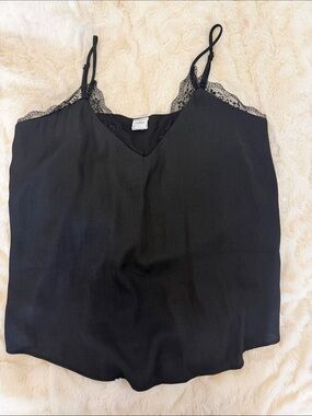 Melrose and Market Black Top with Branded Neck Label